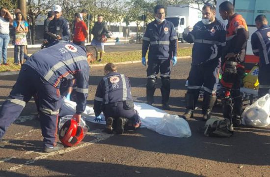 após tentativa de reanimação, mulher morre em acidente de moto