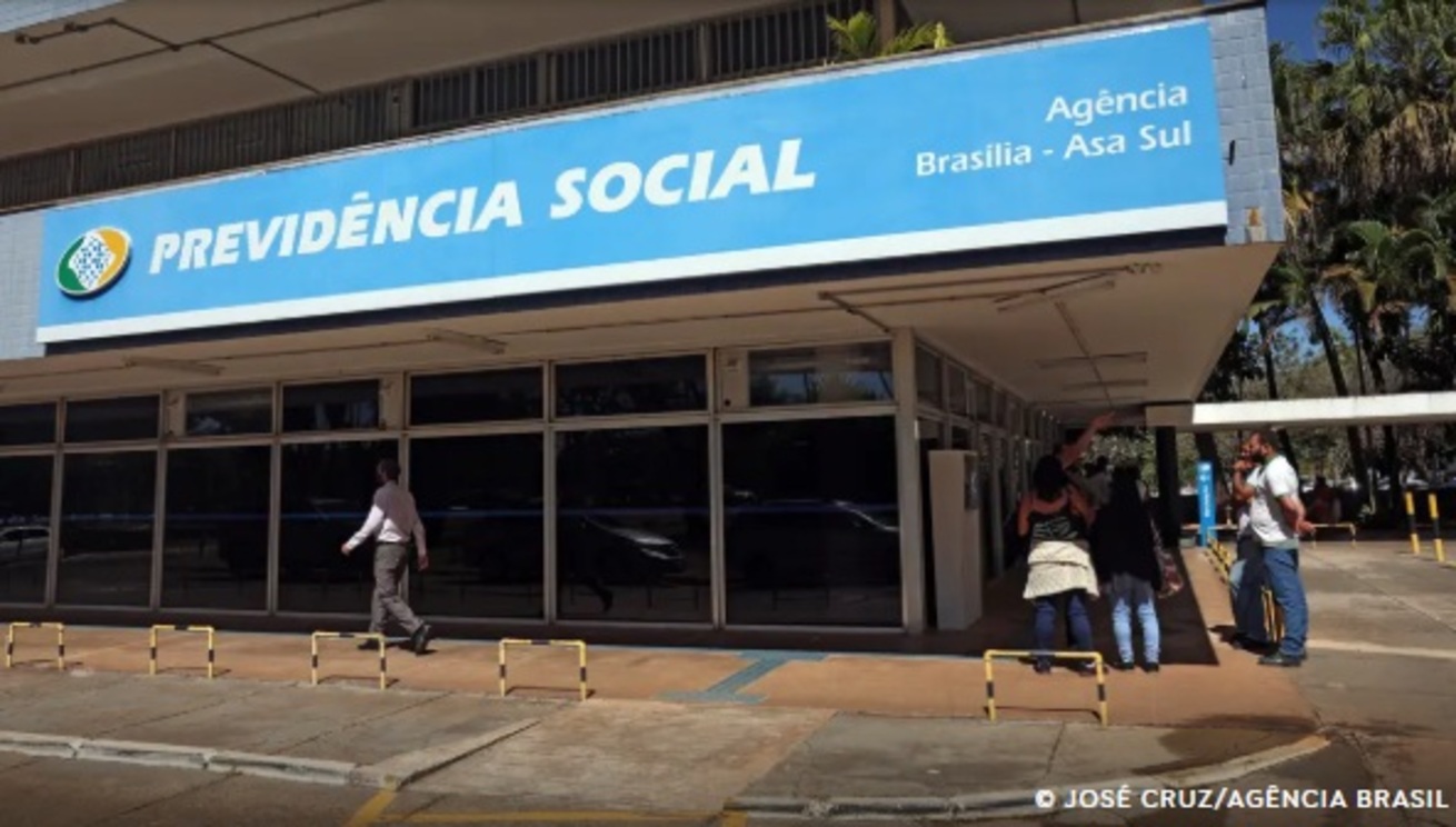 Desvios no INSS AGU cobra 135 milhões em ação