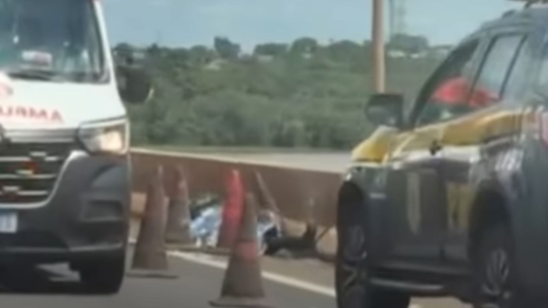 Motociclista morre na ponte entre PR e MS e causa filas