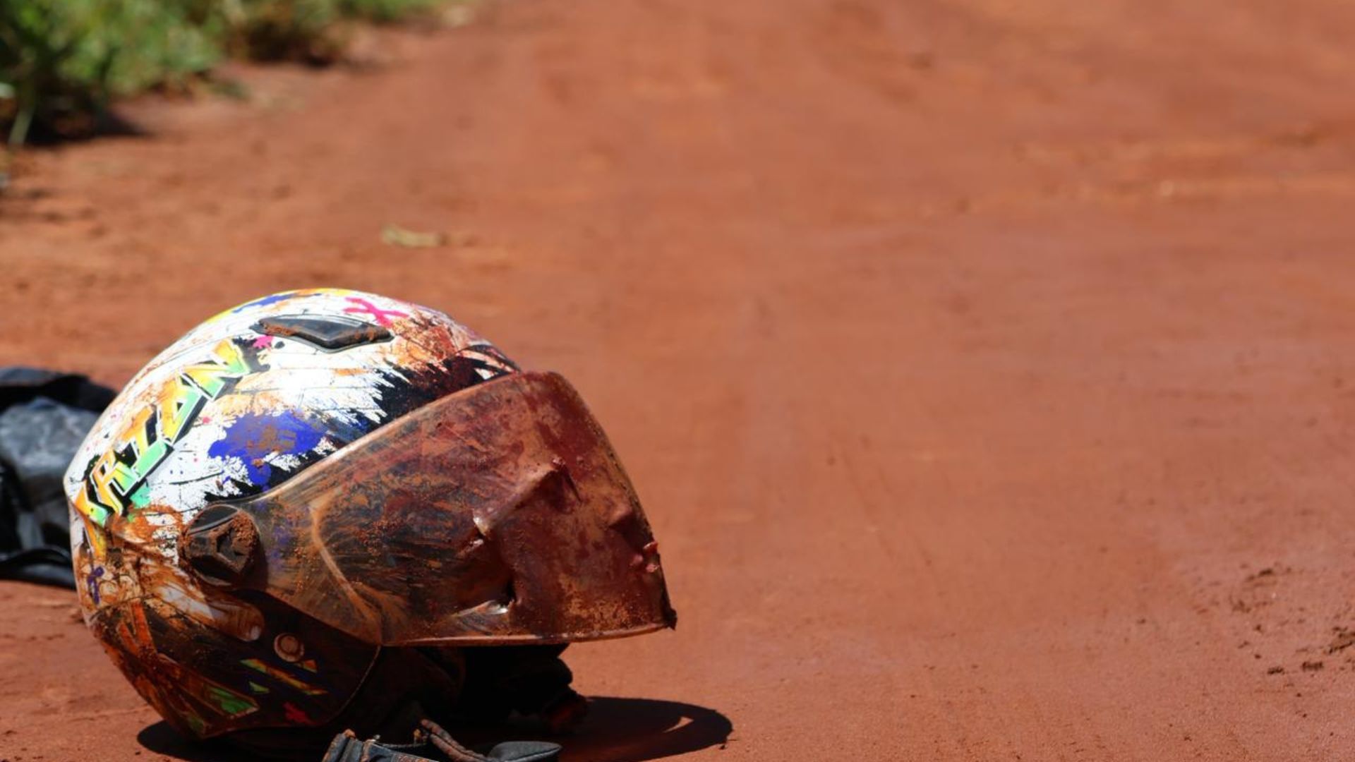 Motoentregador executado com 12 tiros e pisado na cabeça