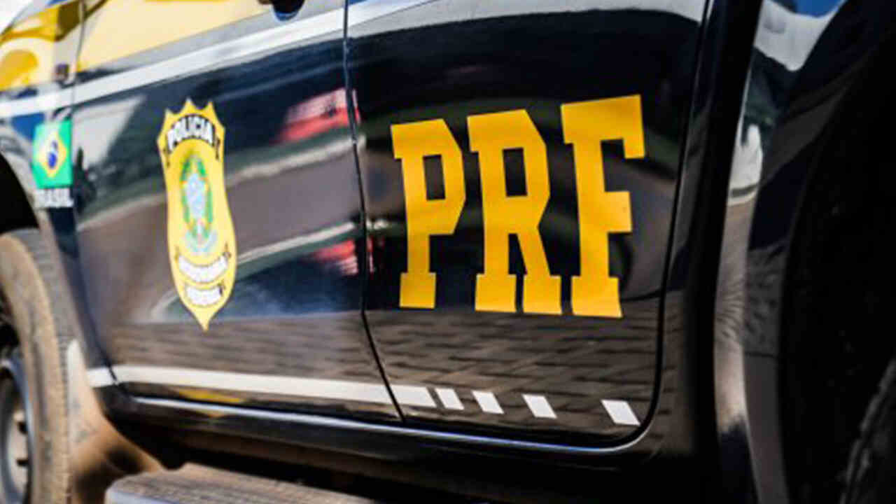 Empresário Preso pela PRF com Revólver e R$ 826 Mil em Cheques