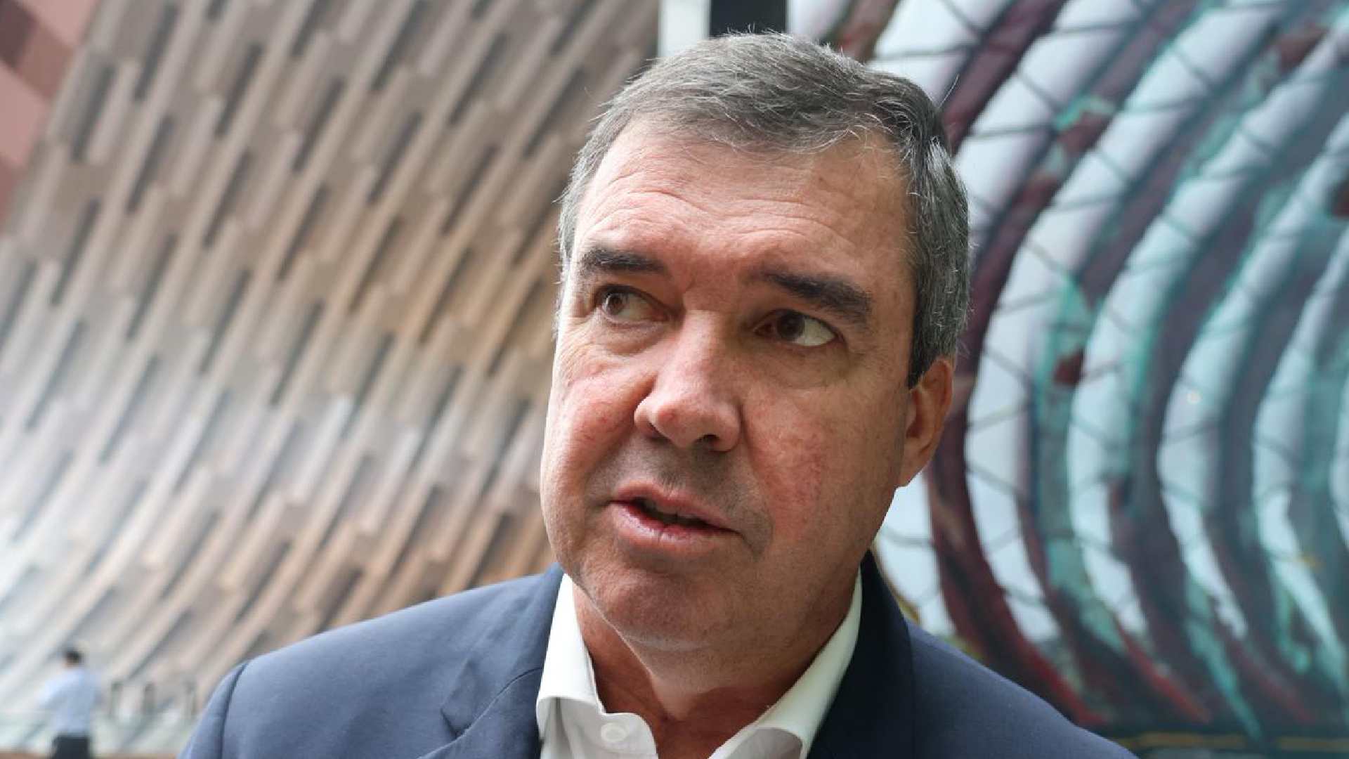 Saída de Secretários: Riedel Convoca Reunião do Primeiro Escalão