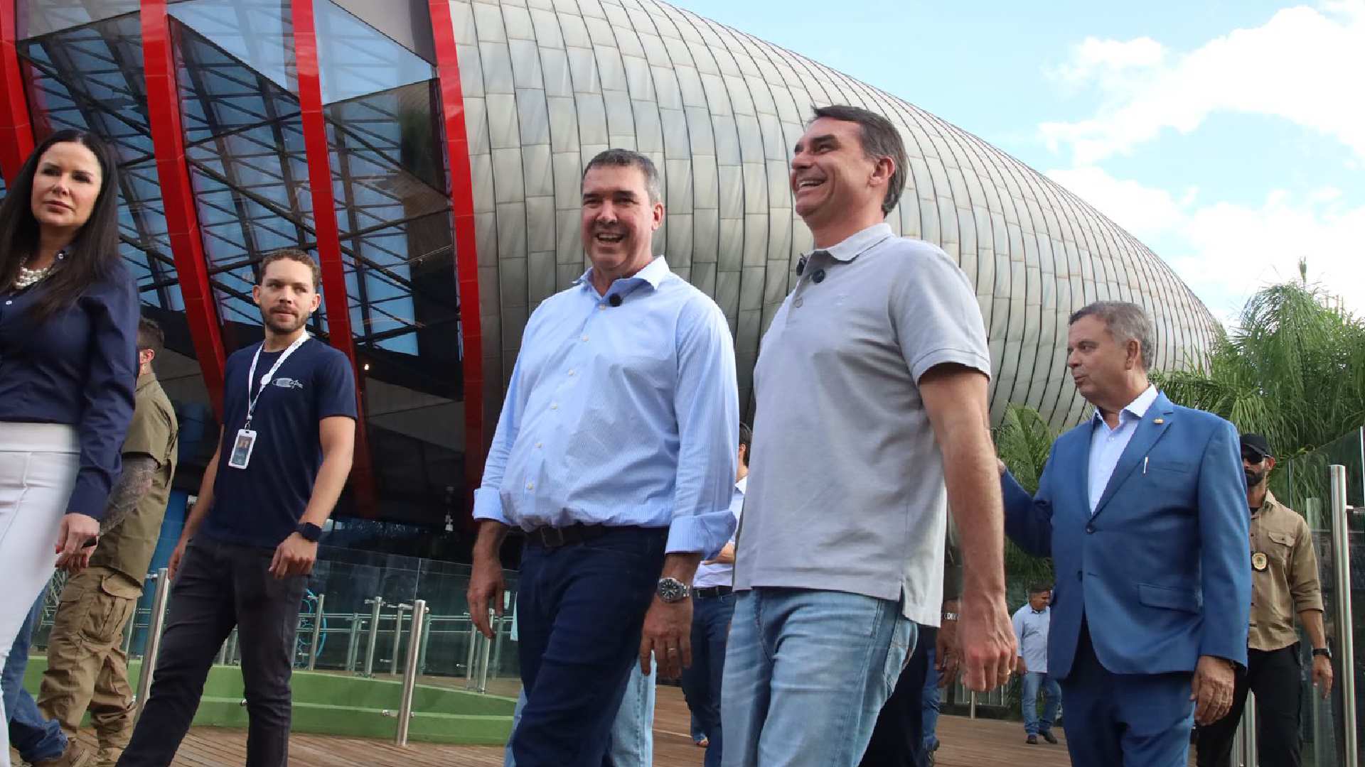 Flávio Bolsonaro Visita Bioparque em Campo Grande com Riedel